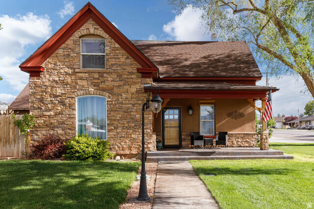 Property Photo:  195 E 400 N  UT 84701 