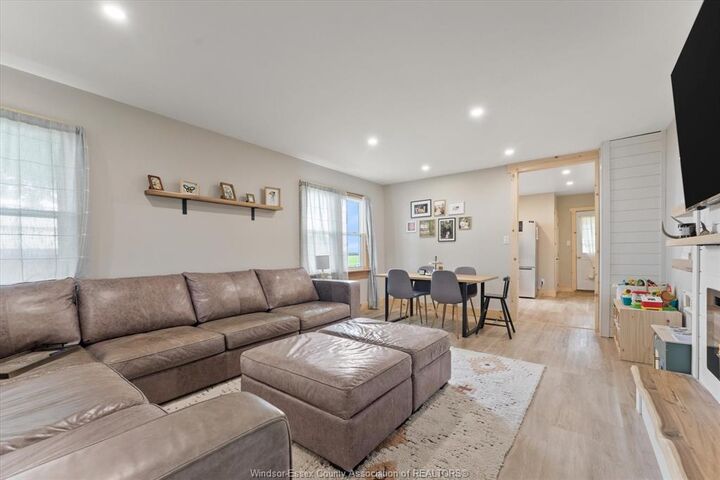 Property Photo: 1722 Mersea Rd D ON N8H 3V4