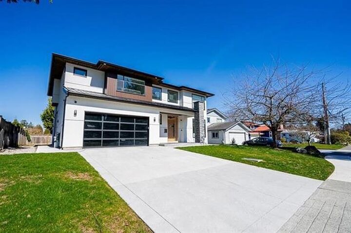 Property Photo: 5093 2 Avenue BC V4M 3P5
