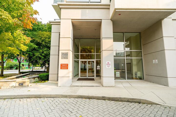 Property Photo: 7555 Alderbridge Way 1602 BC V6X 4L3