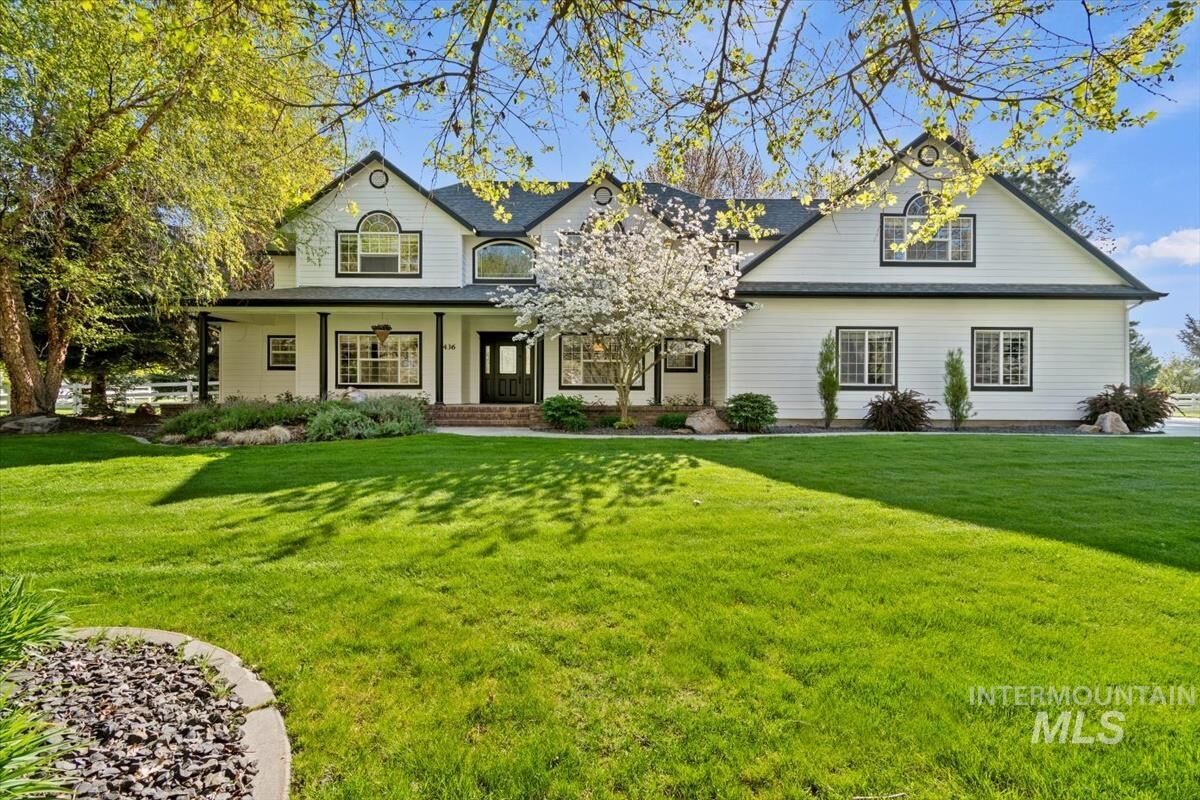Property Photo:  1436 N Chaucer  ID 83616 