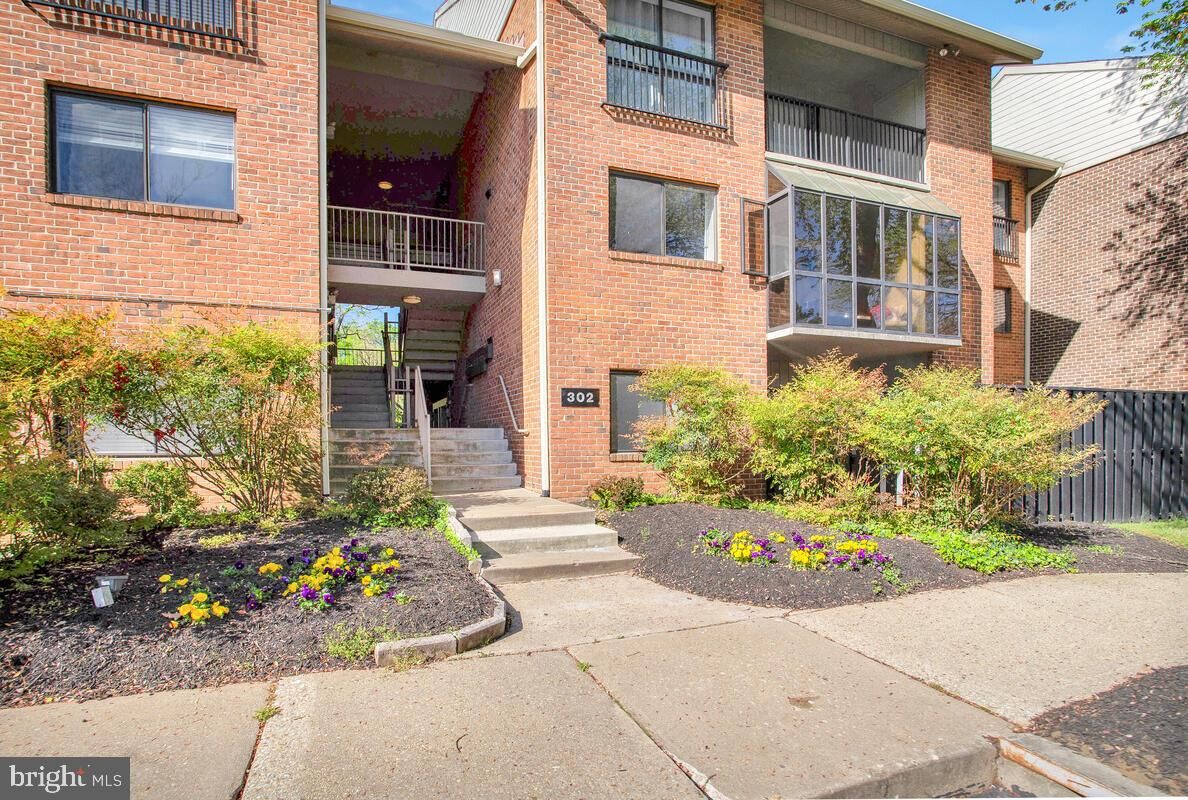 Property Photo:  302 Hilltop Lane K  MD 21403 