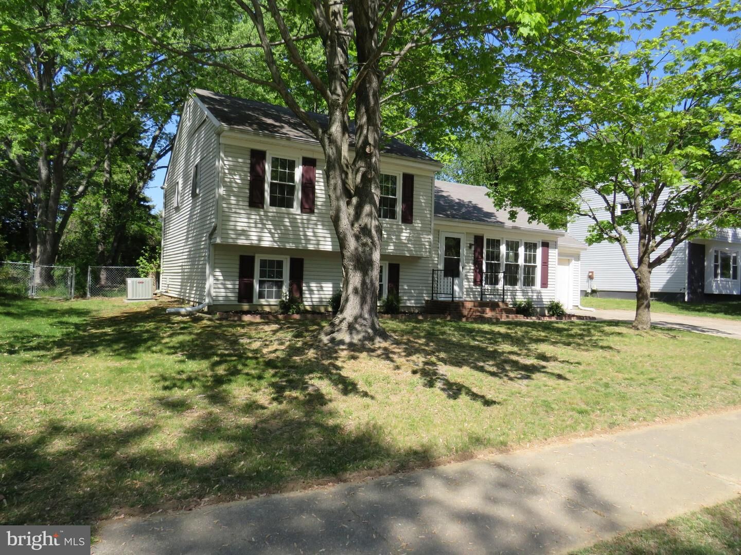 Property Photo:  123 Quail Hollow Drive  DE 19904 