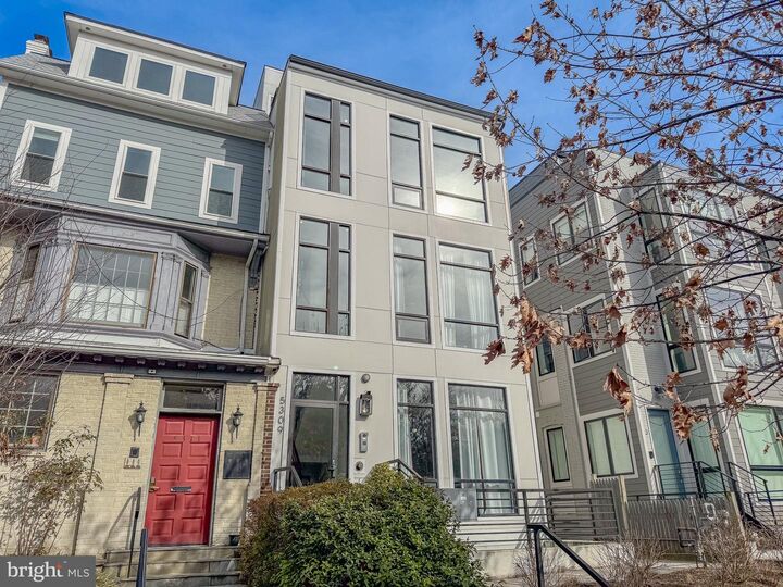 Property Photo:  5309 Connecticut Avenue NW 1  DC 20015 