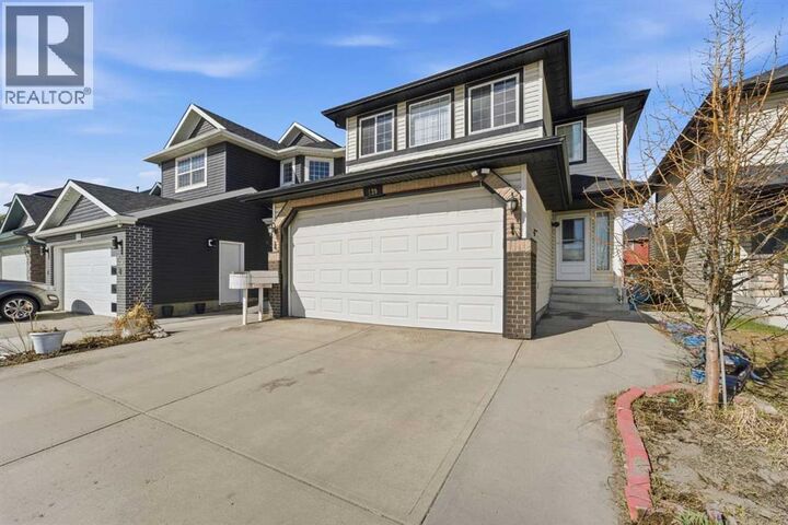 Property Photo:  139 Saddlehorn Close Northeast  AB T3J 5C6 