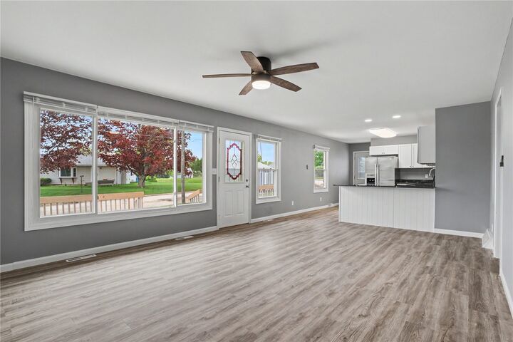 Property Photo:  5700 Colorado Dr SW  IA 52404 