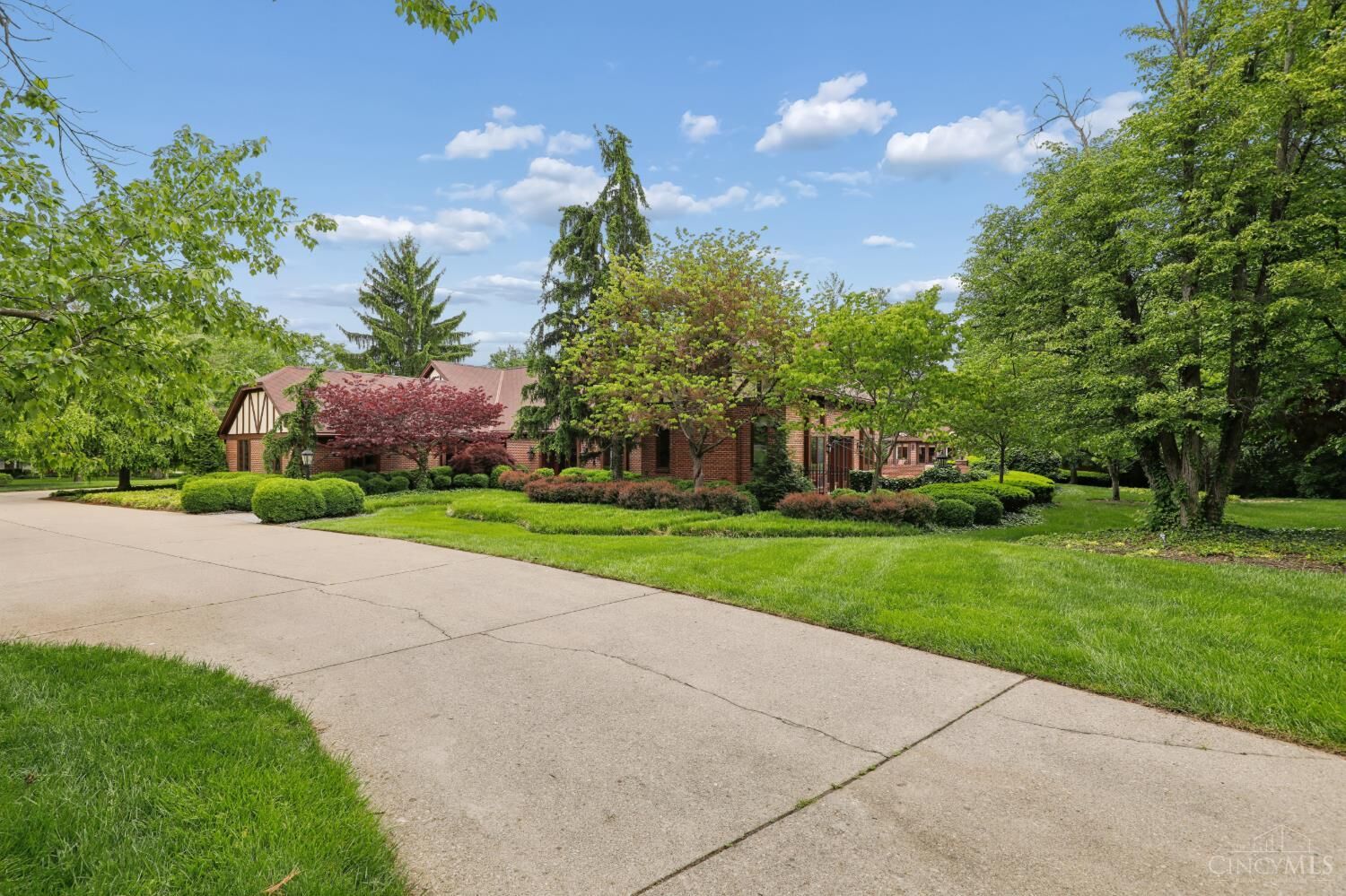 Property Photo:  9 Little Creek Lane  OH 45246 