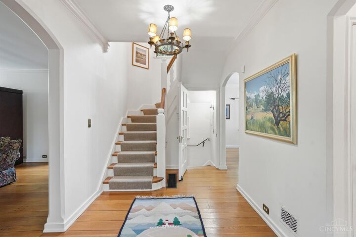 Property Photo:  16 Far Hills Drive  OH 45208 