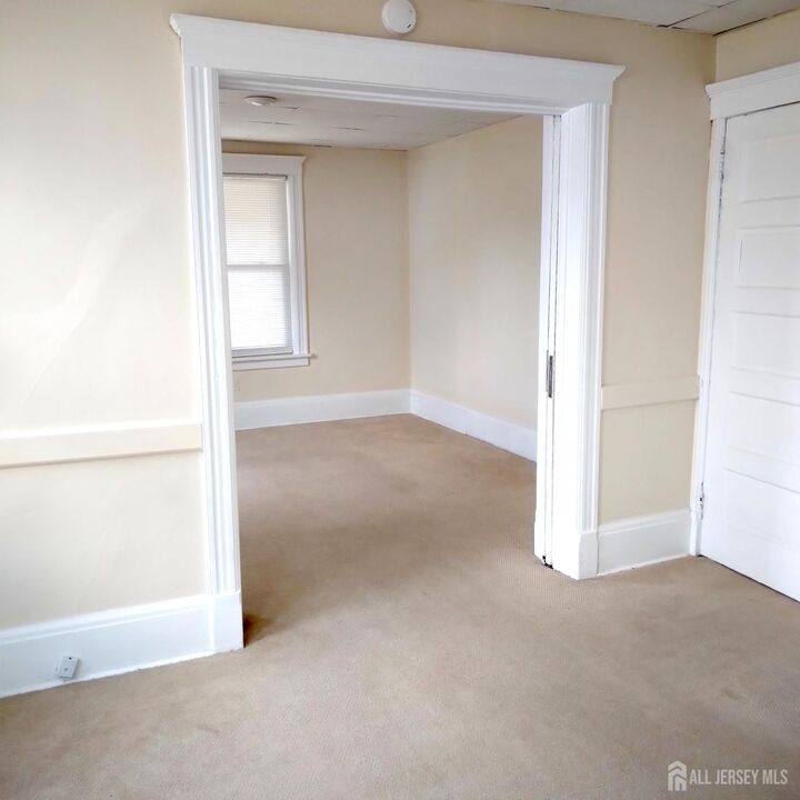 Property Photo:  63 East Somerset Street Apt 1  NJ 08869 