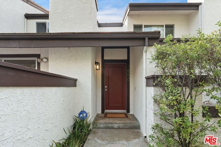 Property Photo:  1550 Palisades Dr  CA 90272 