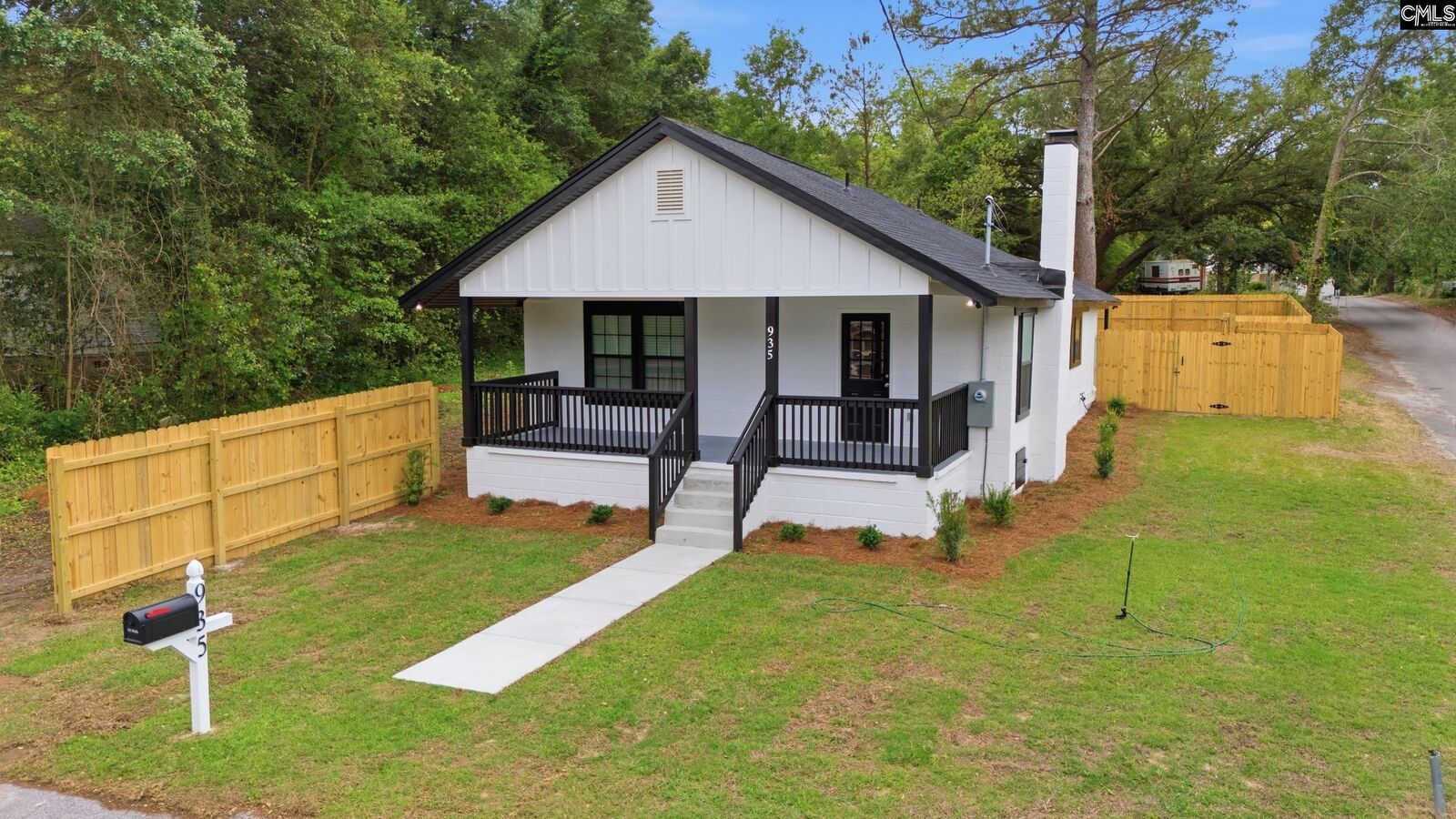 Property Photo:  935 Eastman  SC 29203 