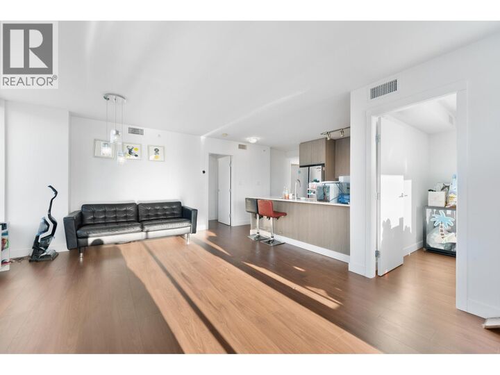 Property Photo:  7708 Alderbridge Way 802  BC V6X 0P9 
