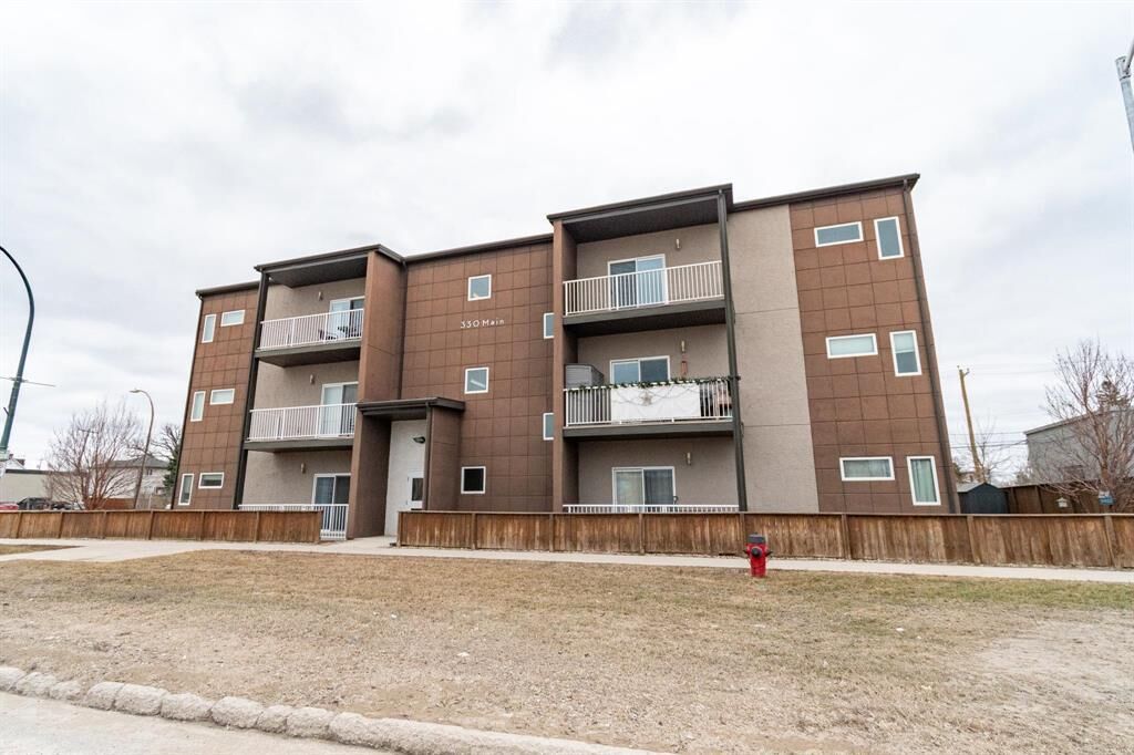 Property Photo:  330 Main Street  MB R1A 1T1 