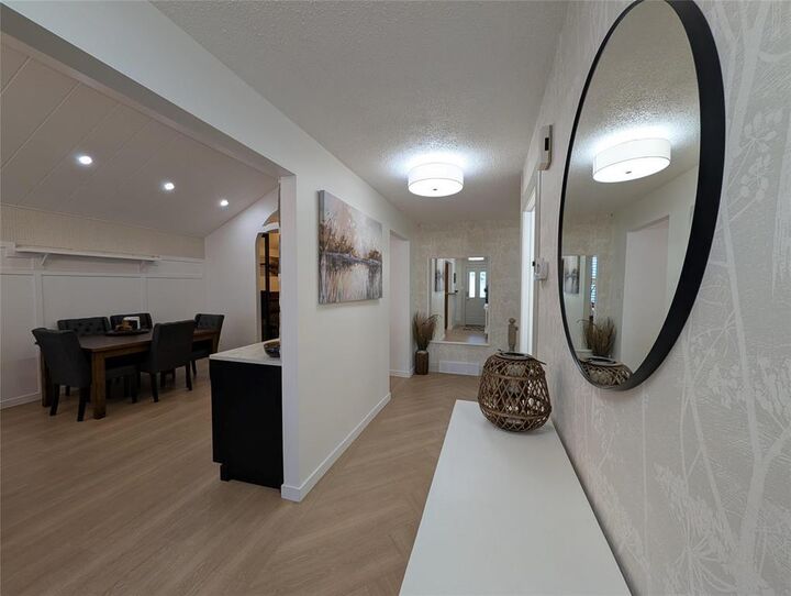 Property Photo:  10 Carlton Place  MB R7B 3Y1 