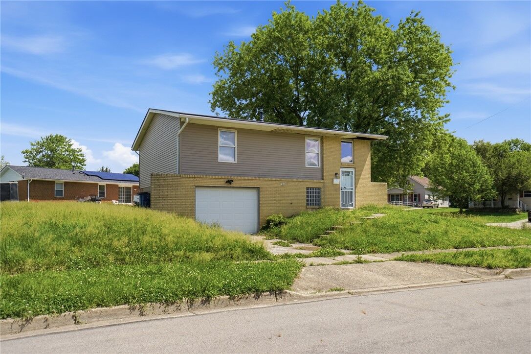 Property Photo:  1805 Coretta Court  OH 45417 
