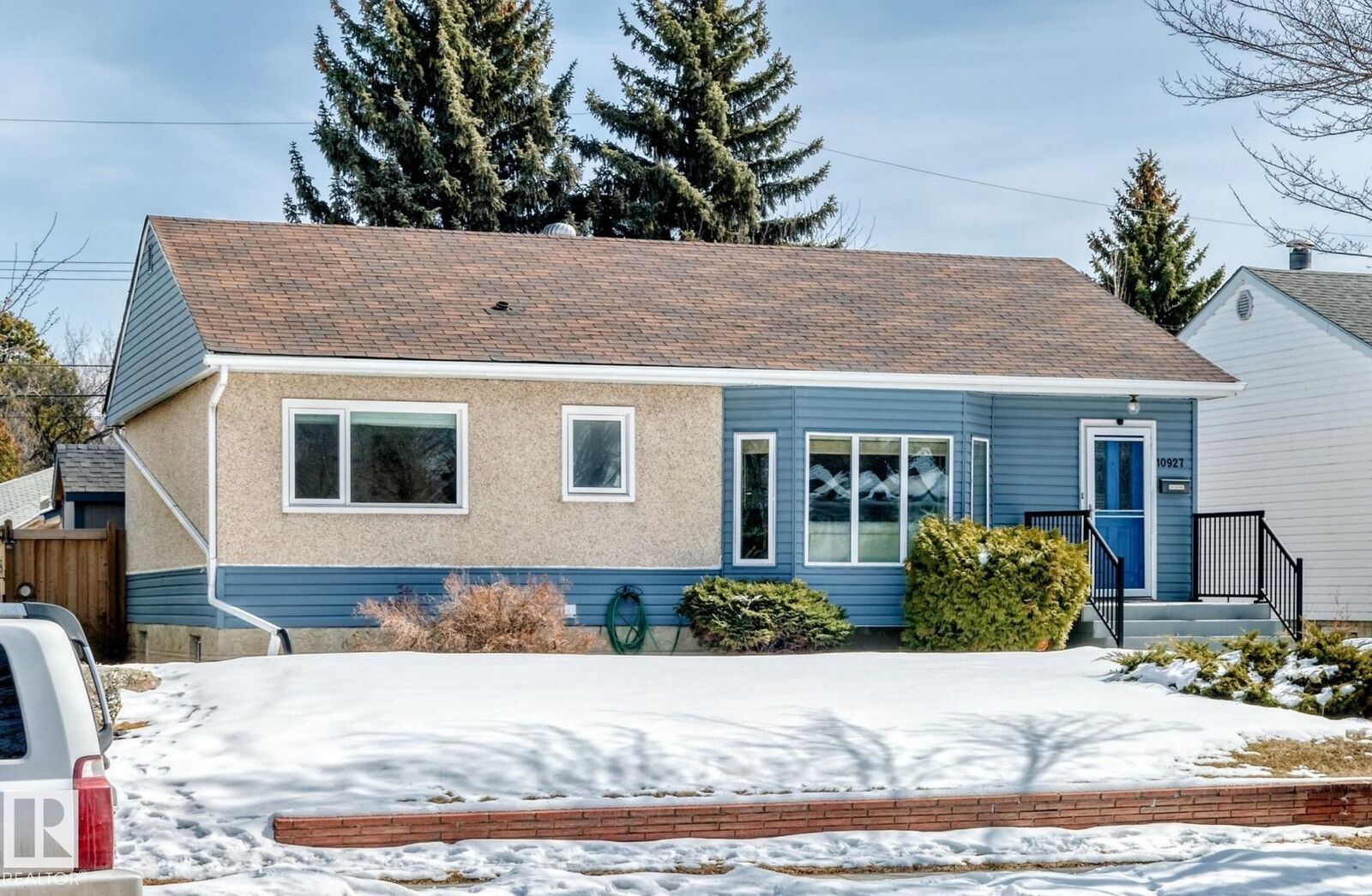 Property Photo:  10927 146 Street NW  AB T5N 3A8 