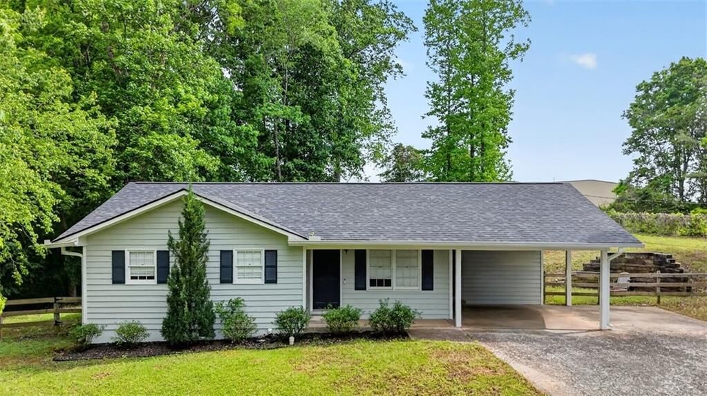Property Photo:  745 Pioneer Road  GA 30143 