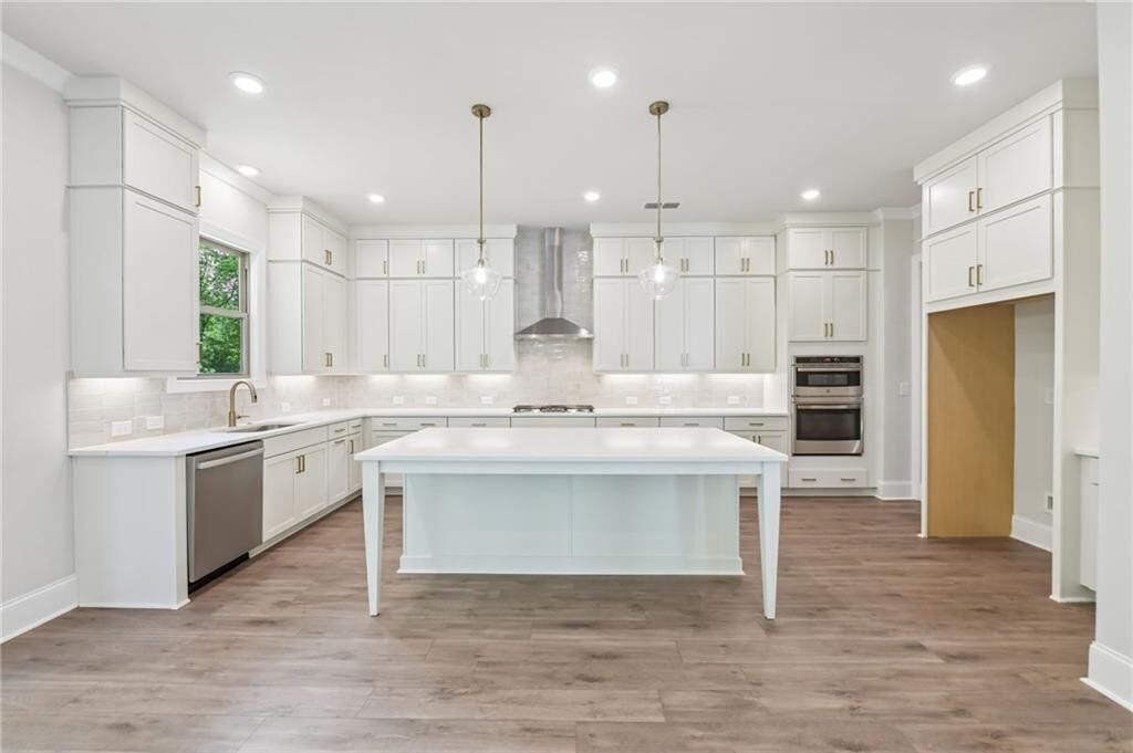 Property Photo:  1525 Westend Way  GA 30041 