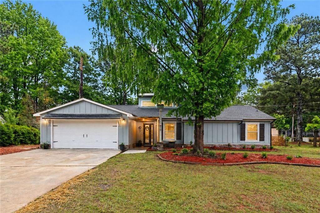 Property Photo:  210 Fireside Way  GA 30213 