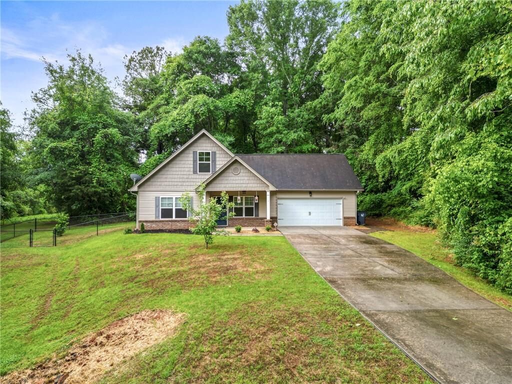 Property Photo: 172 Fairfield Drive GA 30549