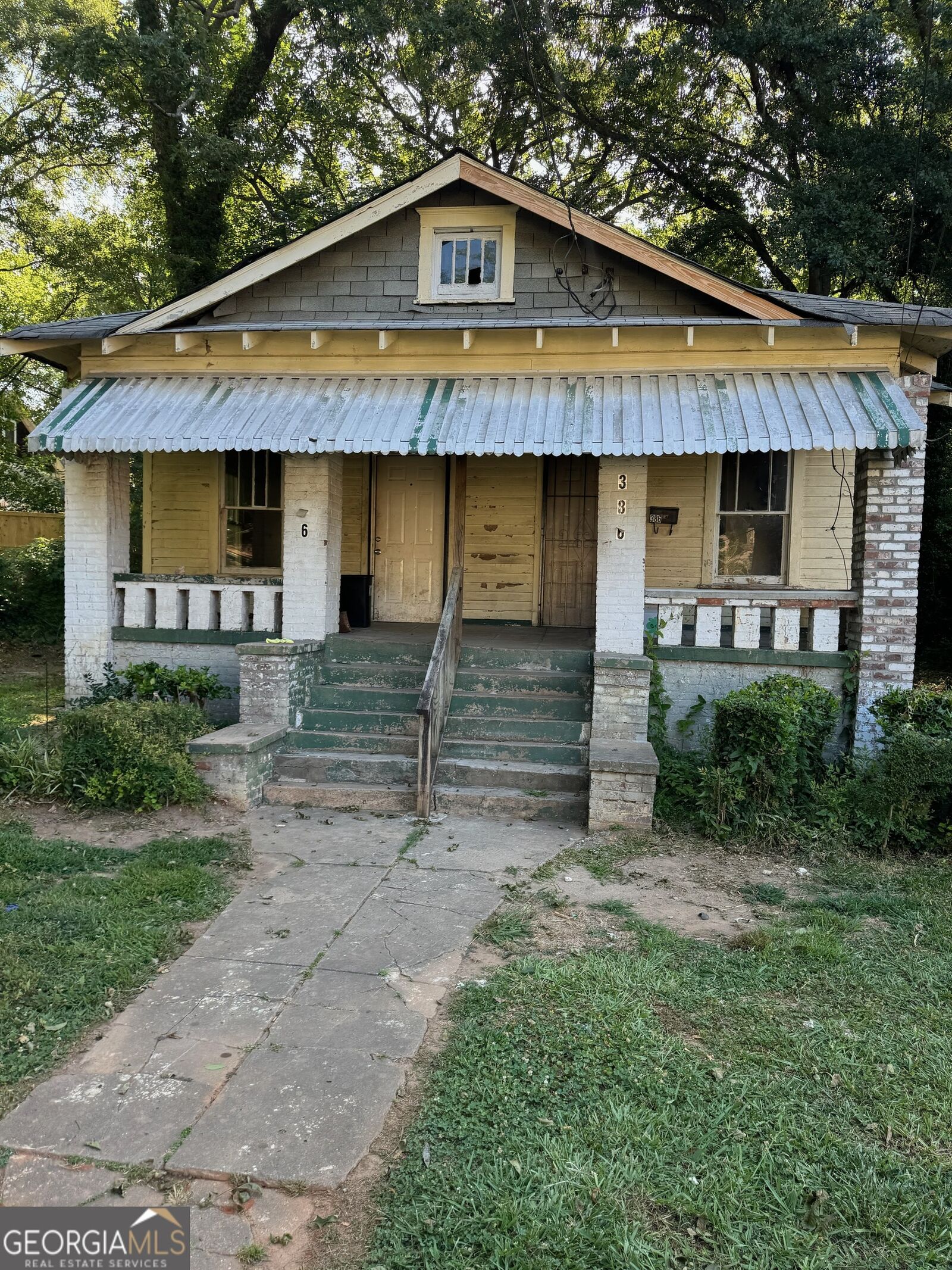 Property Photo:  384 Hopkins Street SW  GA 30310 