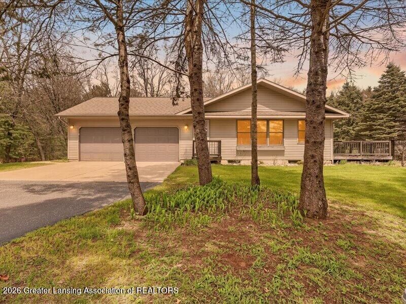 Property Photo: 1160 N State Road MI 48809