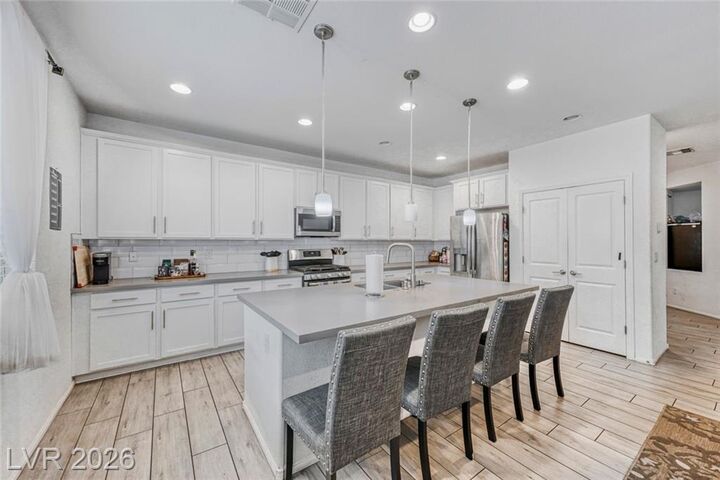 Property Photo: 812 Great Sky Court NV 89084