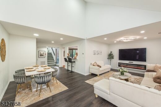 Property Photo: 1 Yacenda Dr B NJ 07950