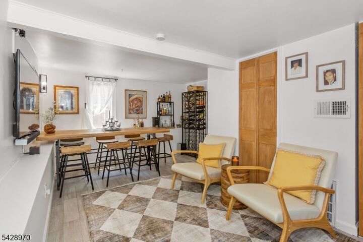 Property Photo:  47 Van Pelt Pl  NJ 07424 