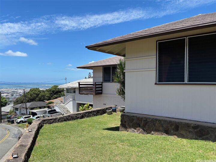 Property Photo:  1356 Mamalu Street  HI 96817 