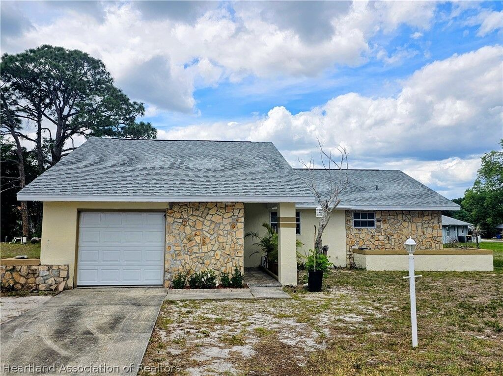 Property Photo:  4008 Bianca Street  FL 33872 