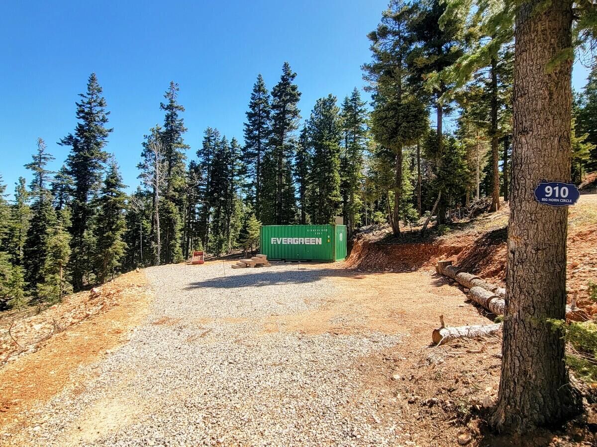Property Photo:  910 W Big Horn Cir  UT 84762 