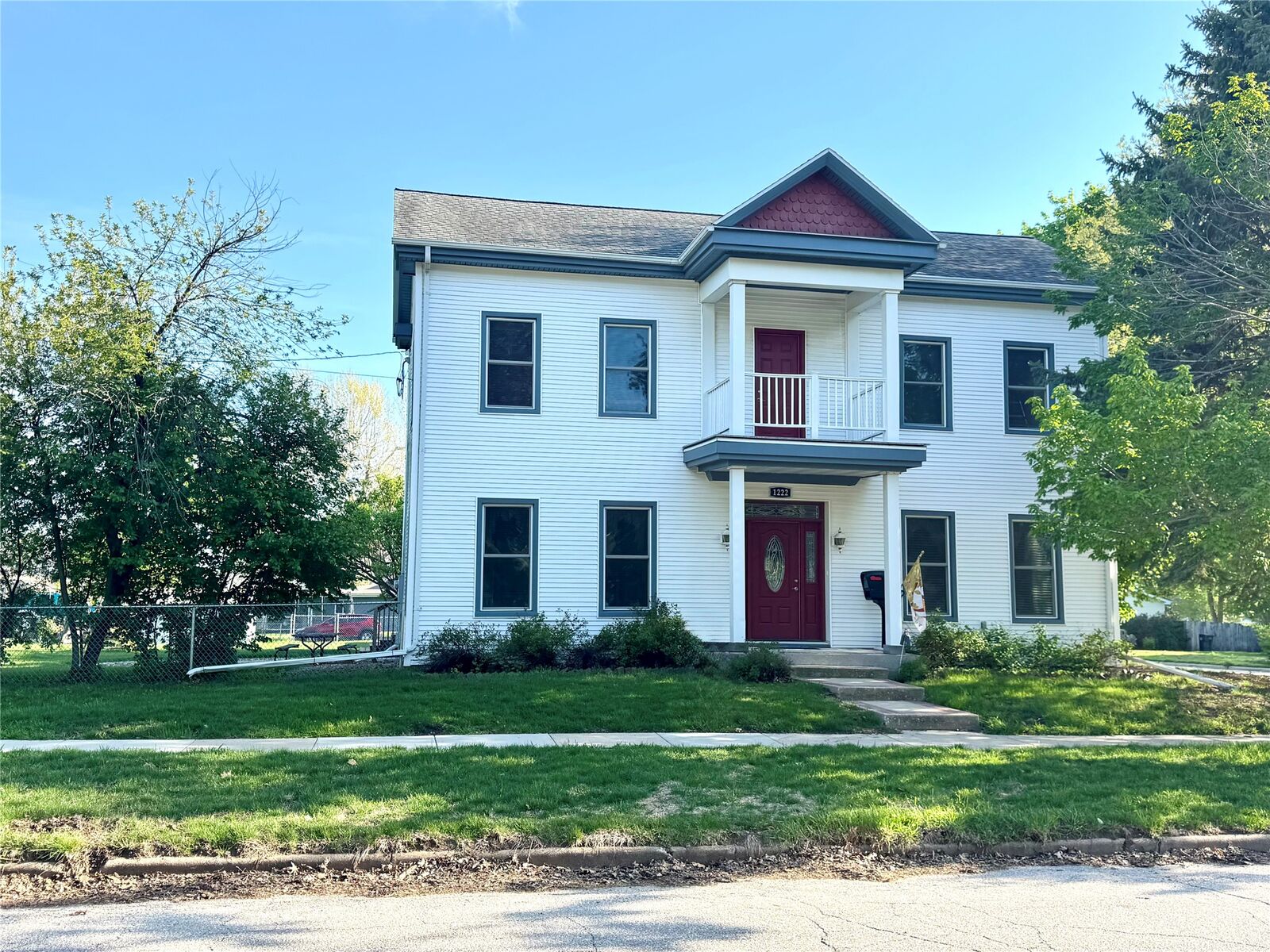 Property Photo:  1222 W 2nd Street  IA 50036 