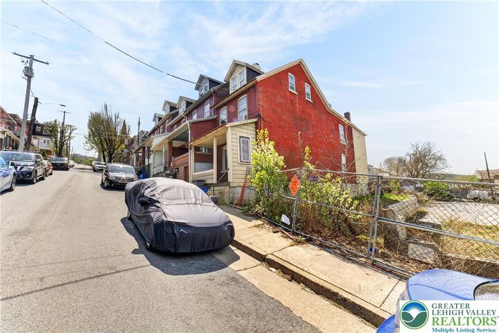 Property Photo:  308 State Street  PA 18015 