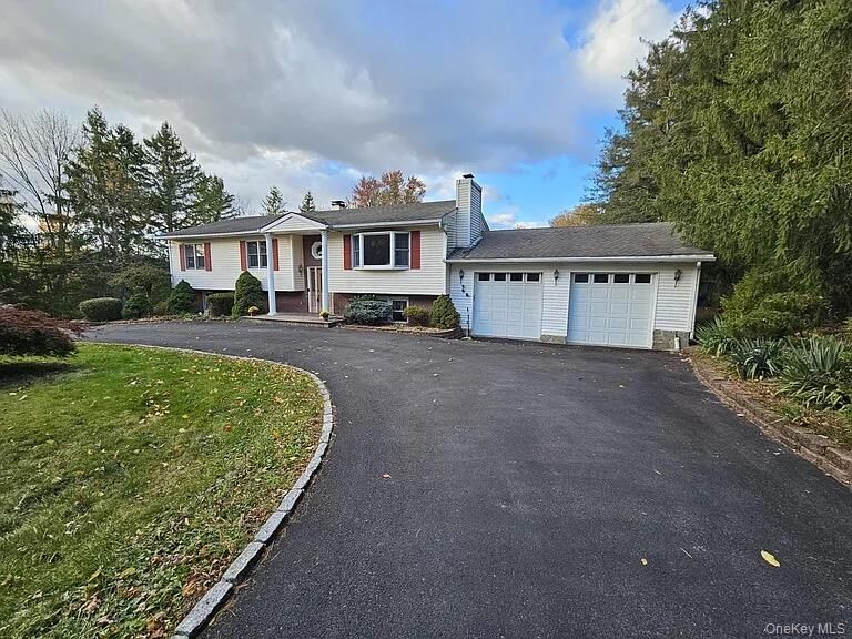 Property Photo:  1 Ohare Drive  NY 12540 