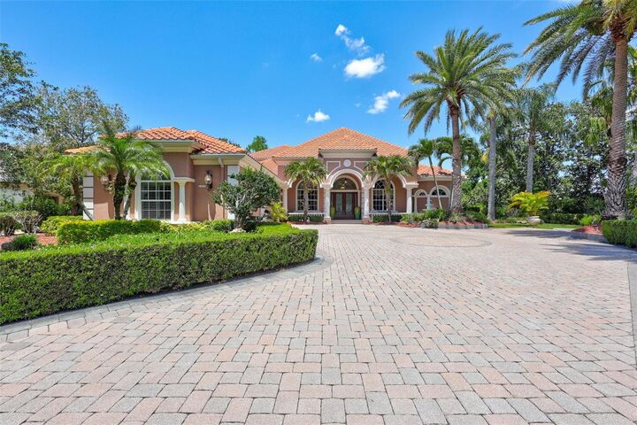 Property Photo:  5207 Sand Lake Court  FL 34238 