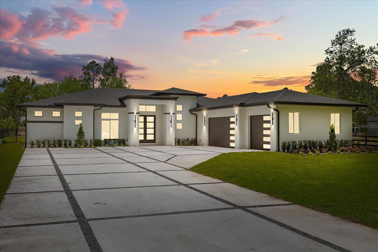 Property Photo:  5425 Nevada Avenue  FL 32771 