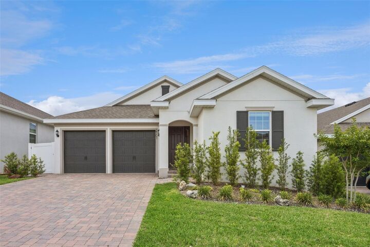 Property Photo:  2101 Axel Street  FL 34715 