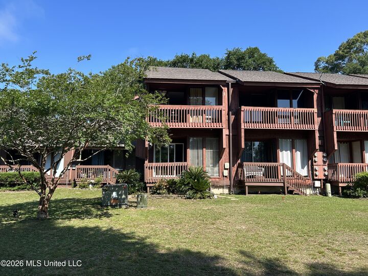 Property Photo:  113 Lakeside Villa  MS 39525 