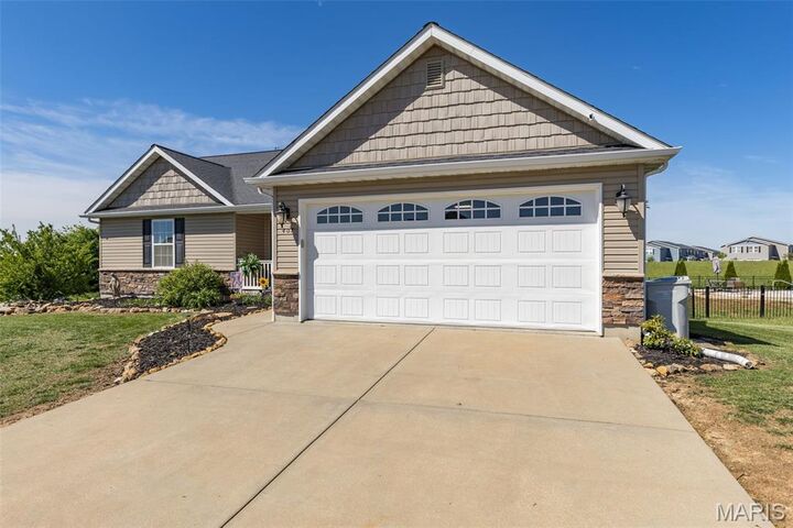 Property Photo:  407 N Haven Drive  MO 63640 