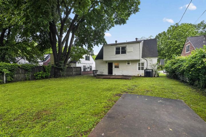 Property Photo:  1300 Tyne St  TN 38111 
