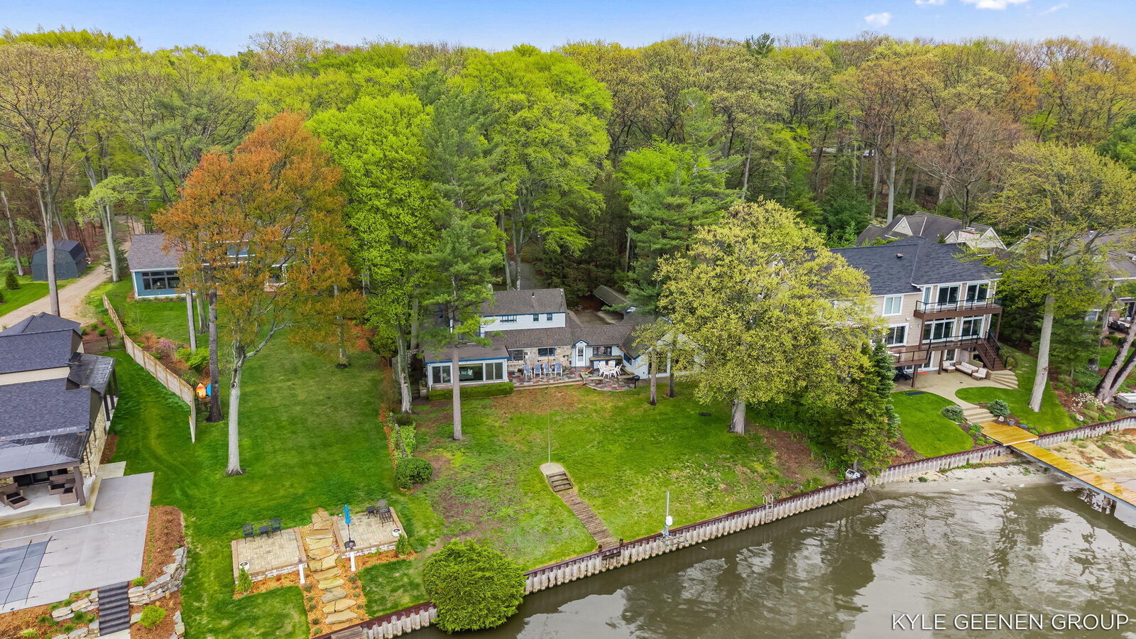 Property Photo:  1418 Waukazoo Drive  MI 49424 