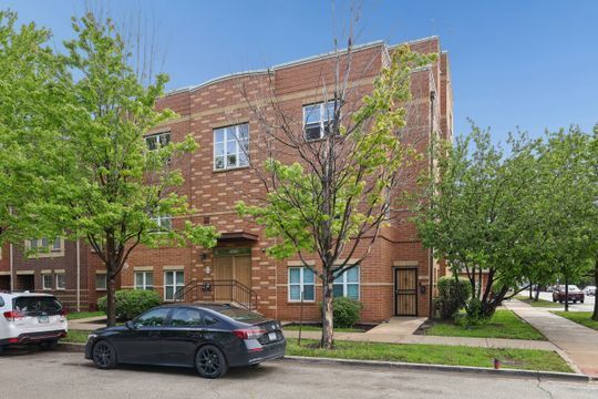 Property Photo:  3559 S Federal Street 202  IL 60609 