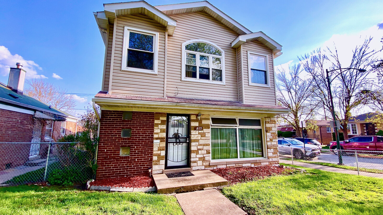 Property Photo:  1633 E 93rd Street  IL 60617 