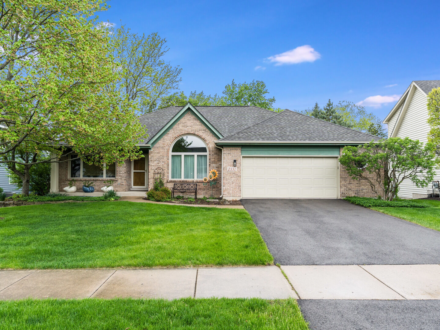 Property Photo:  2331 Gleneagles Drive  IL 60565 