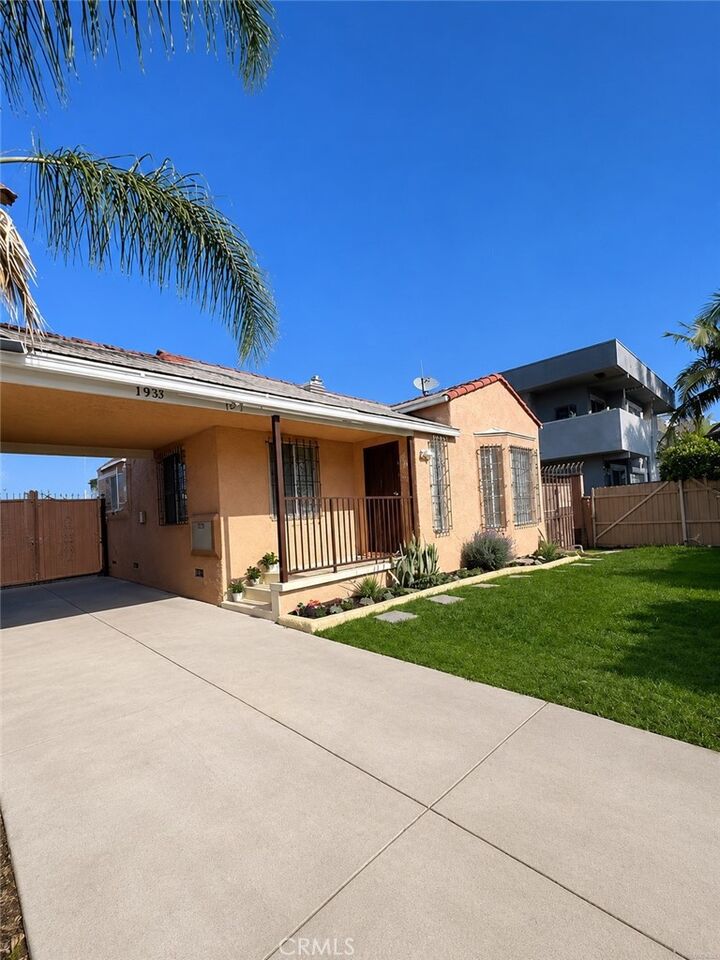 Property Photo:  1933 S Corning  CA 90034 