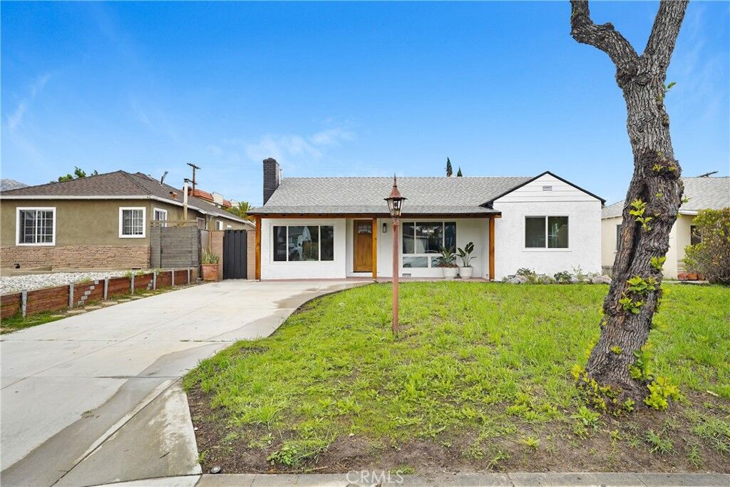 Property Photo: 2120 N Brighton CA 91504