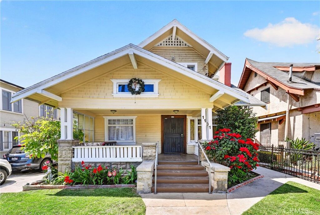 Property Photo:  1131 Echo Park Ave  CA 90026 