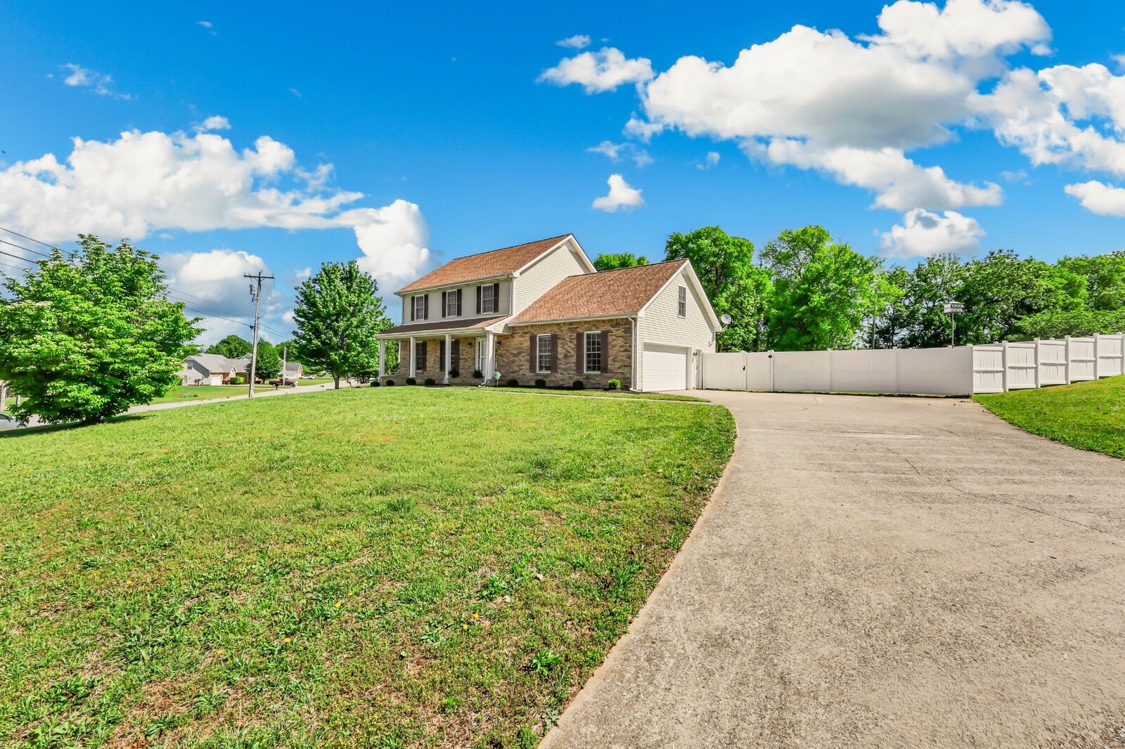 Property Photo:  1121 Lucas Wayne Dr  TN 37043 