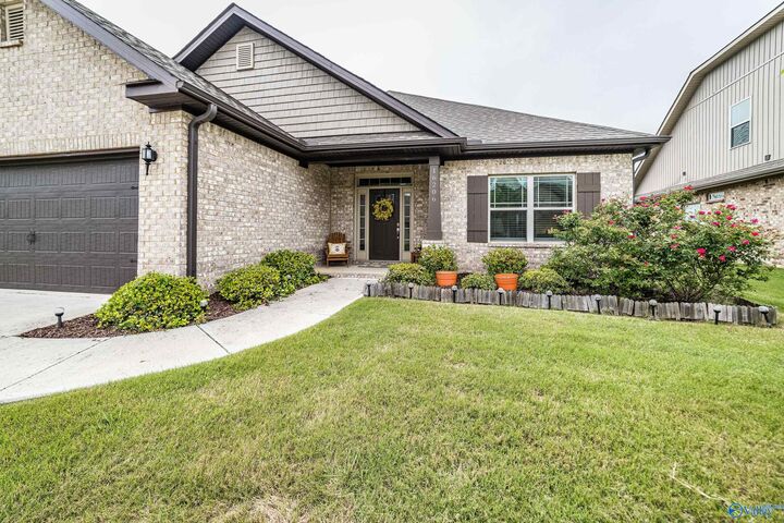 Property Photo:  16206 Trestle Street SE  AL 35803 